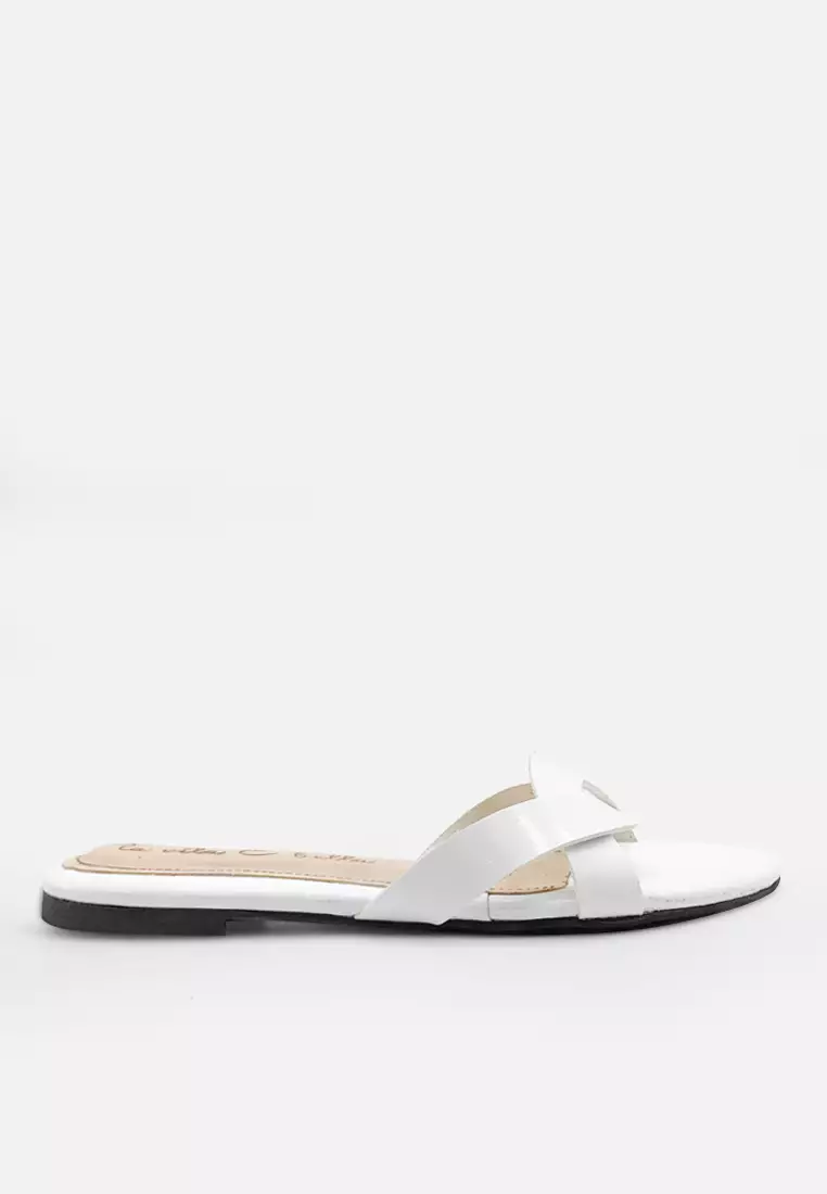Amarylis Crossed Flat Sandal