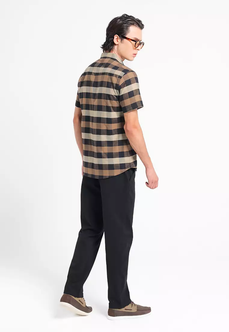 MANZONE - Kemeja Oxford Lengan Pendek Pria Rodrick 02 Slim Fit - Brown