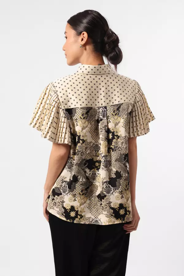 MINIMAL - Tyas - Blus Satin Lengan Lipit Motif paisley - Black Colour Beige