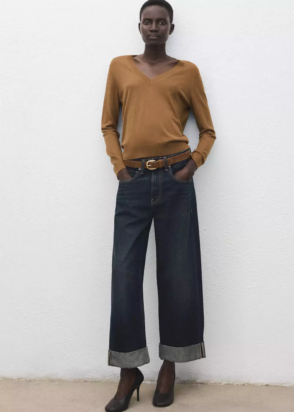 Sweater rajut kerah V