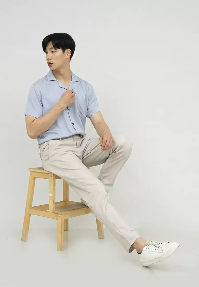 Kemeja bowling shirt pria lengan pendek biru muda houseofcuff