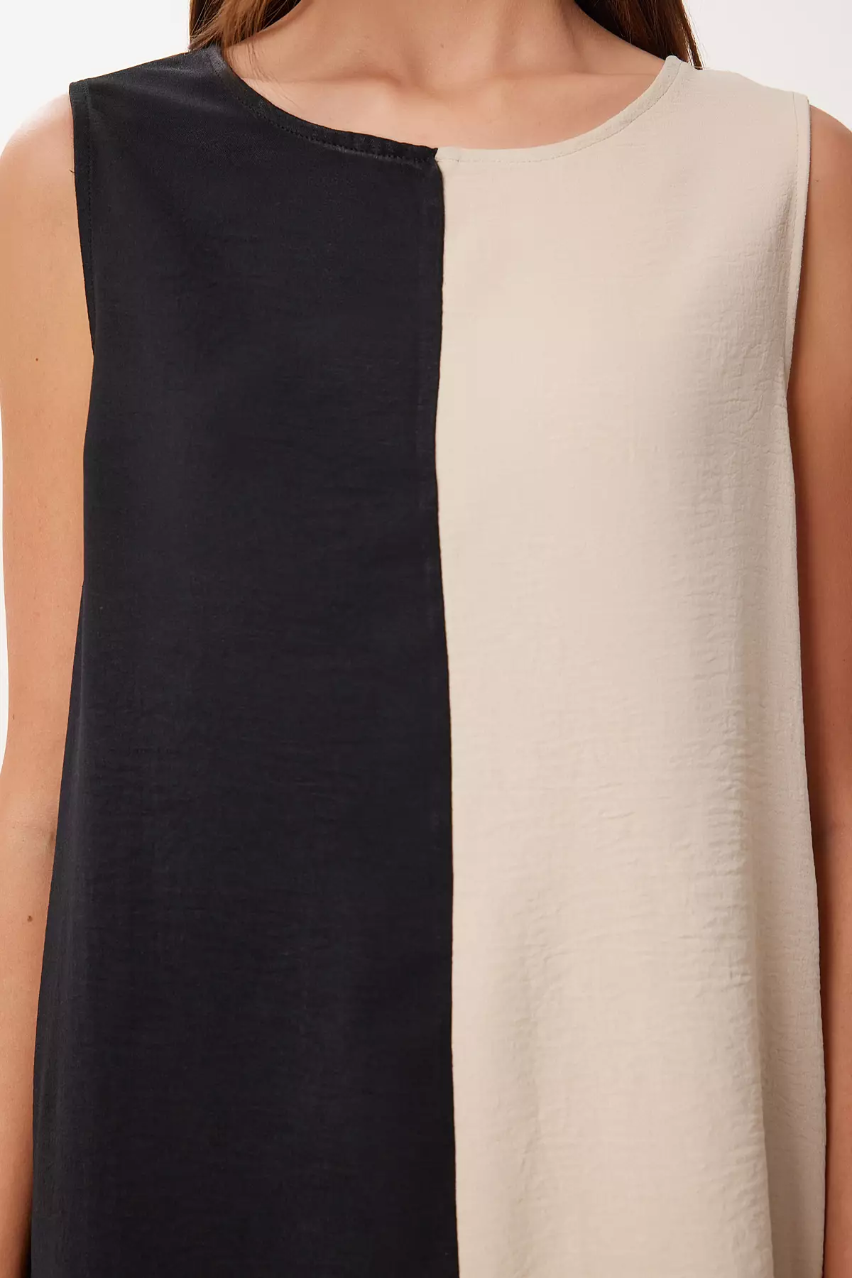 Women's Black Cream Contrast Color Mini Woven Dress Iy00001