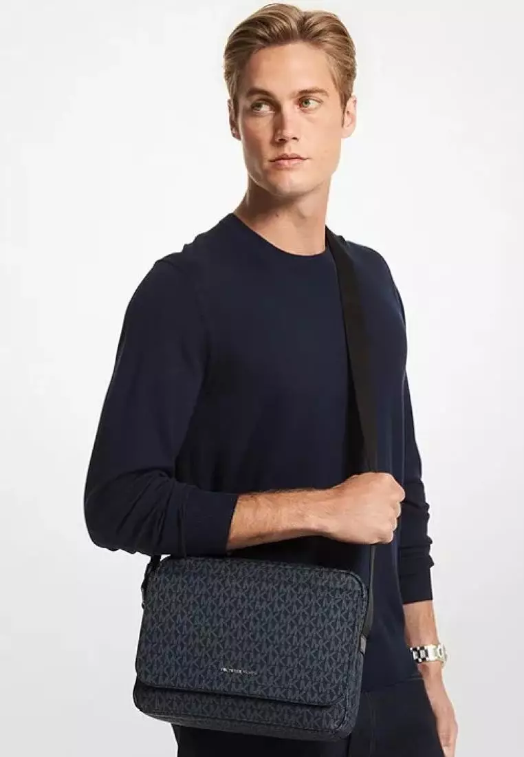 Michael kors outlet logo camera bag