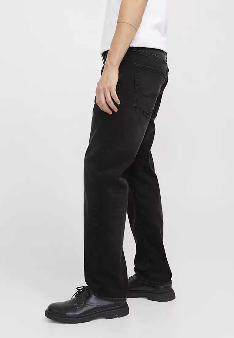Tapered Fit Jeans