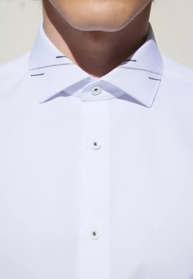 G2000 Non-Iron Dry Smart Fit Twill Shirt with Design Detail