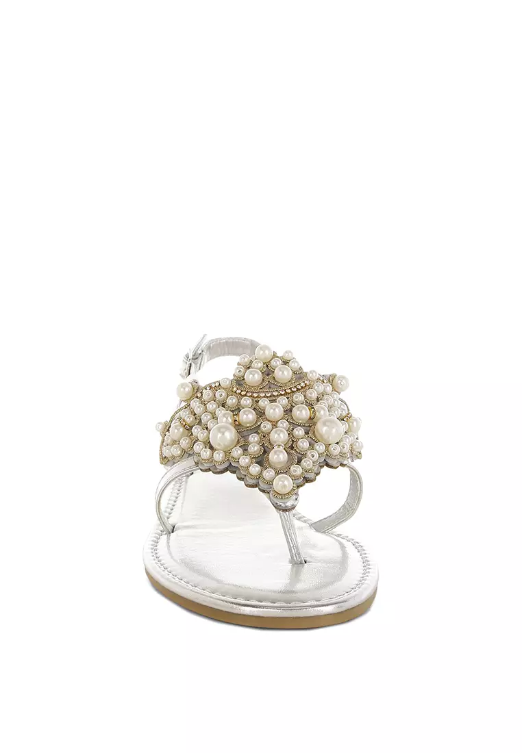 Sepatu Flat Berhias Mutiara Metalik Warna Perak