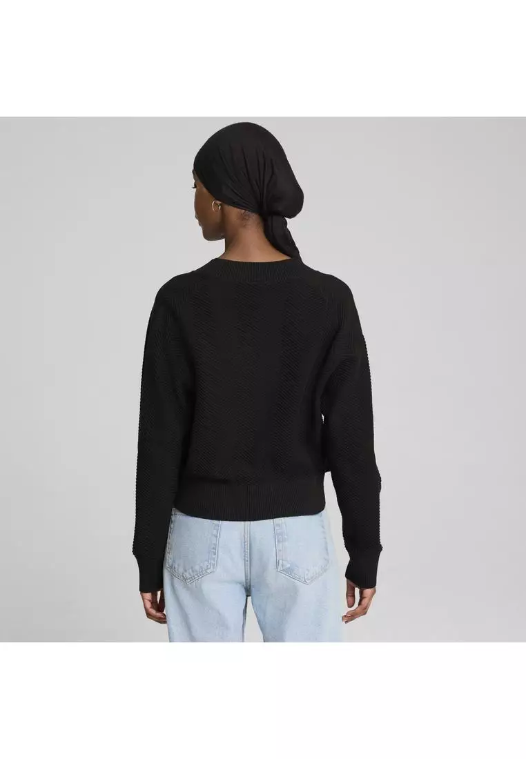 T7 Knitted Women's V-Neck Crew