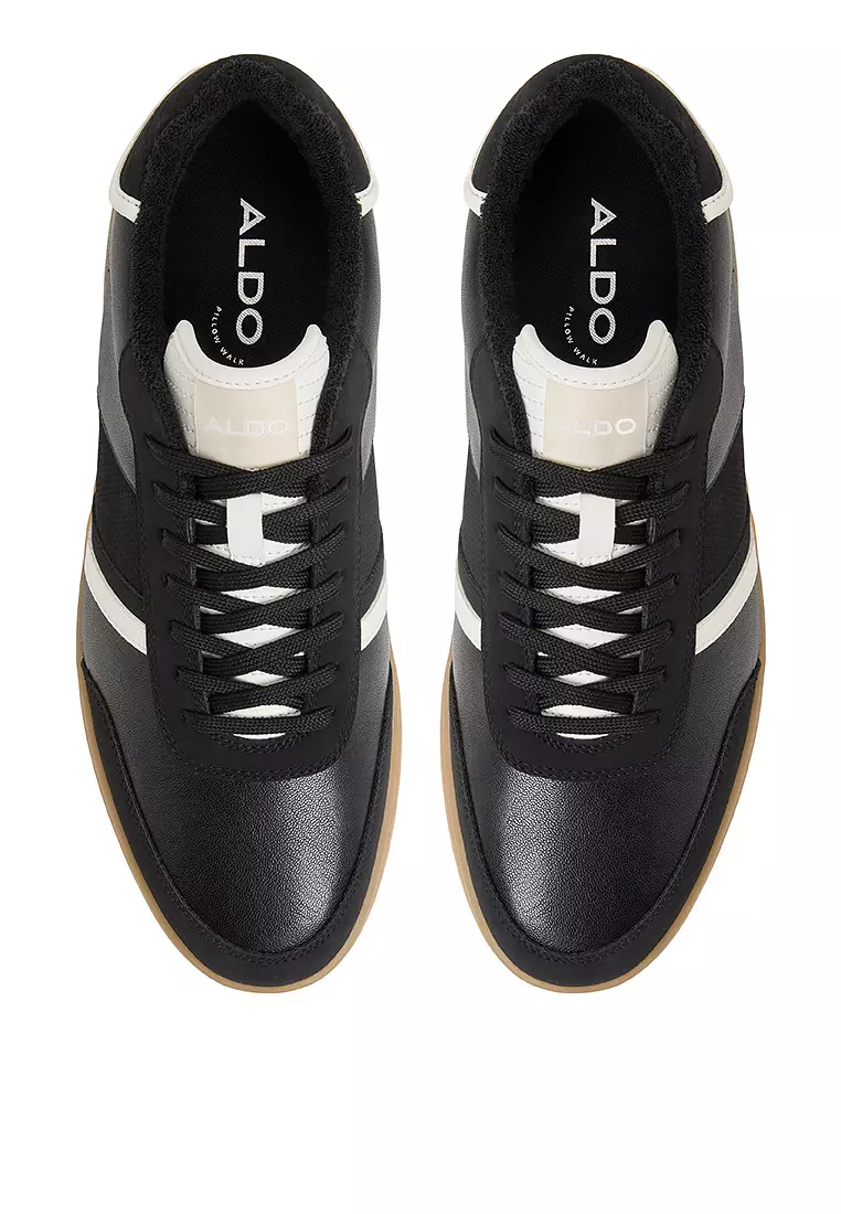 Freekick Sneakers