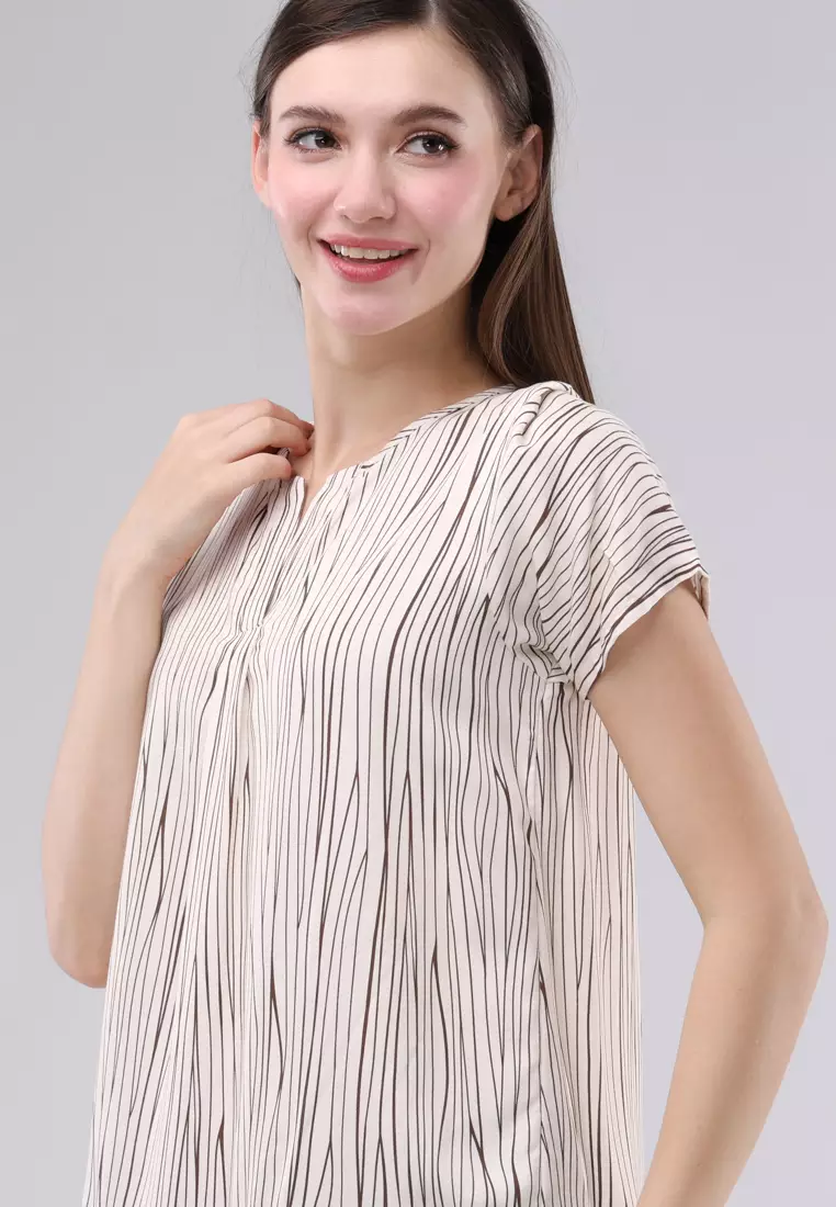 Printed Bold Twill Woven Short Sleeves Blouse