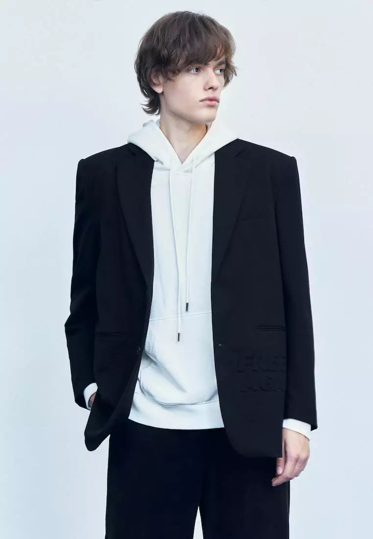 Buy URBAN REVIVO Shoulder Pad Blazer 2024 Online ZALORA Philippines