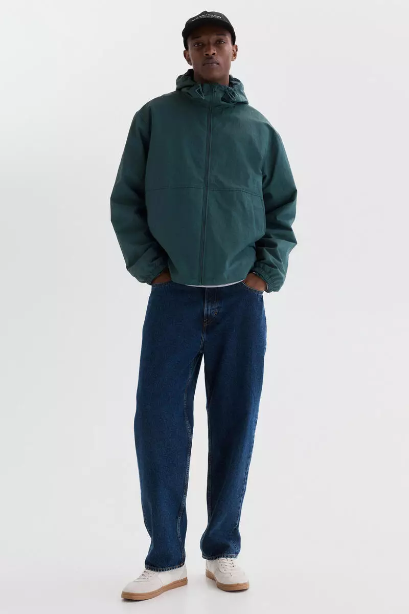 Water-repellent nylon windbreaker