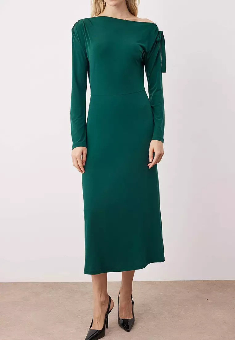 Emerald Green Off-The-Shoulder Tie Detailed A-Line/Flare Midi Knit Dress