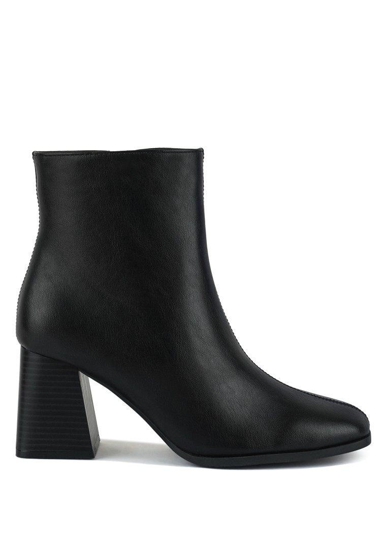 Black Cut Out Block Heeled Chelsea Boots