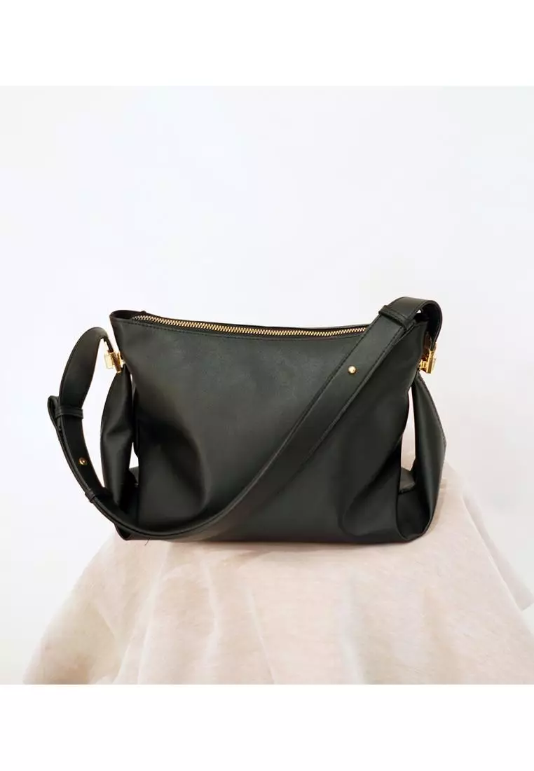 Vedlyn Ika Tas selempang wanita terbaru kekinian - Black nw