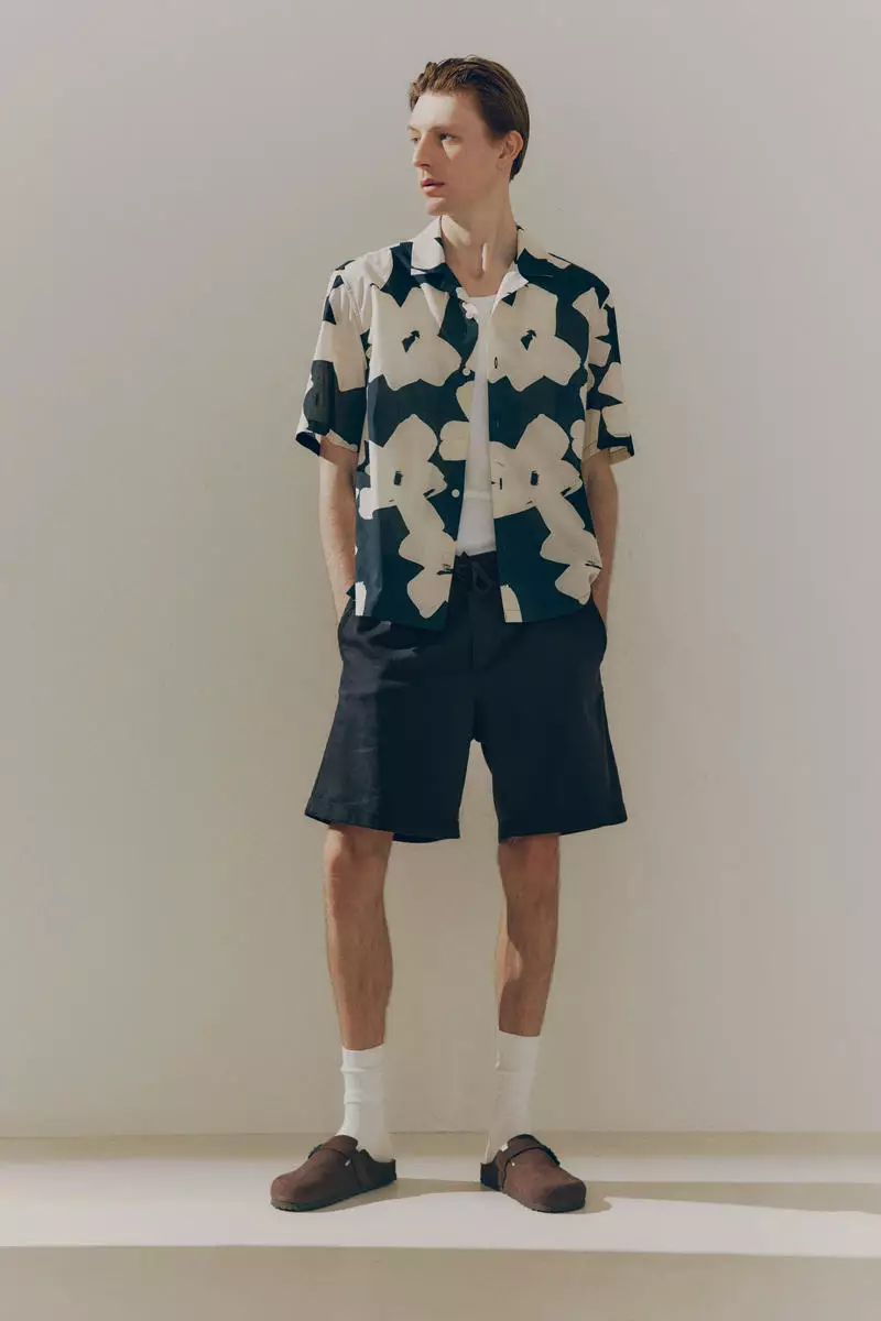 Relaxed Fit Linen-blend shorts