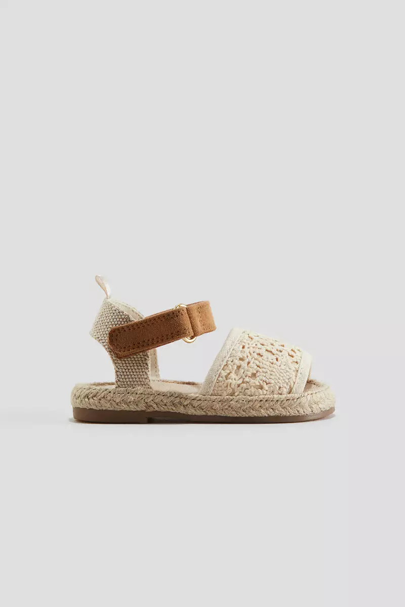 Discount on H&M  shoes - SKU: Crochet-look sandals