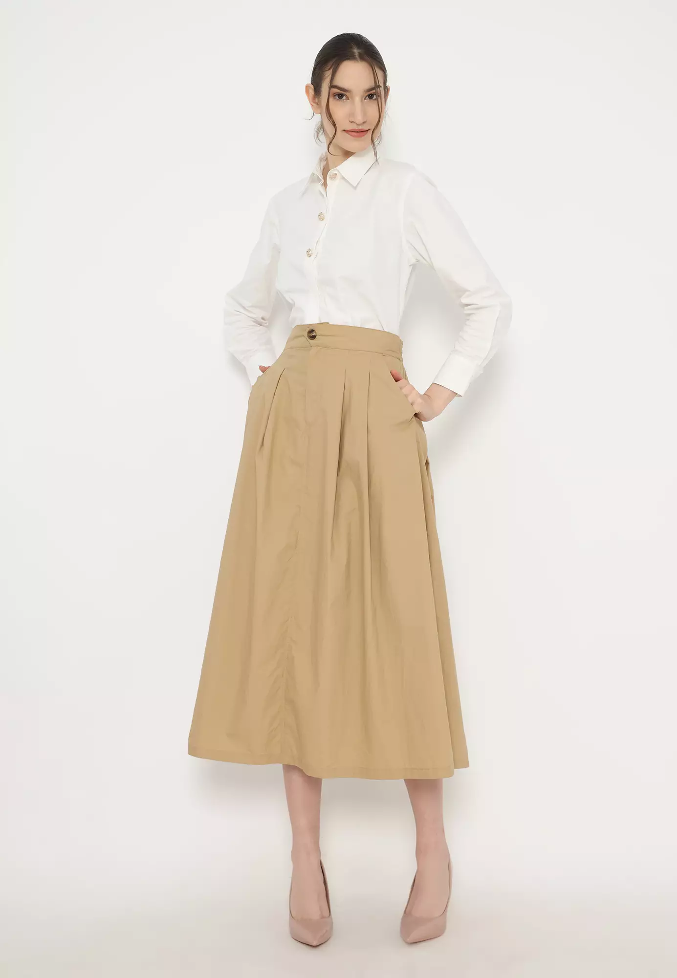 Plain Shirt Cotton With Gold Buttons In Broken White By Brilliant Girl Warna PUTIH
