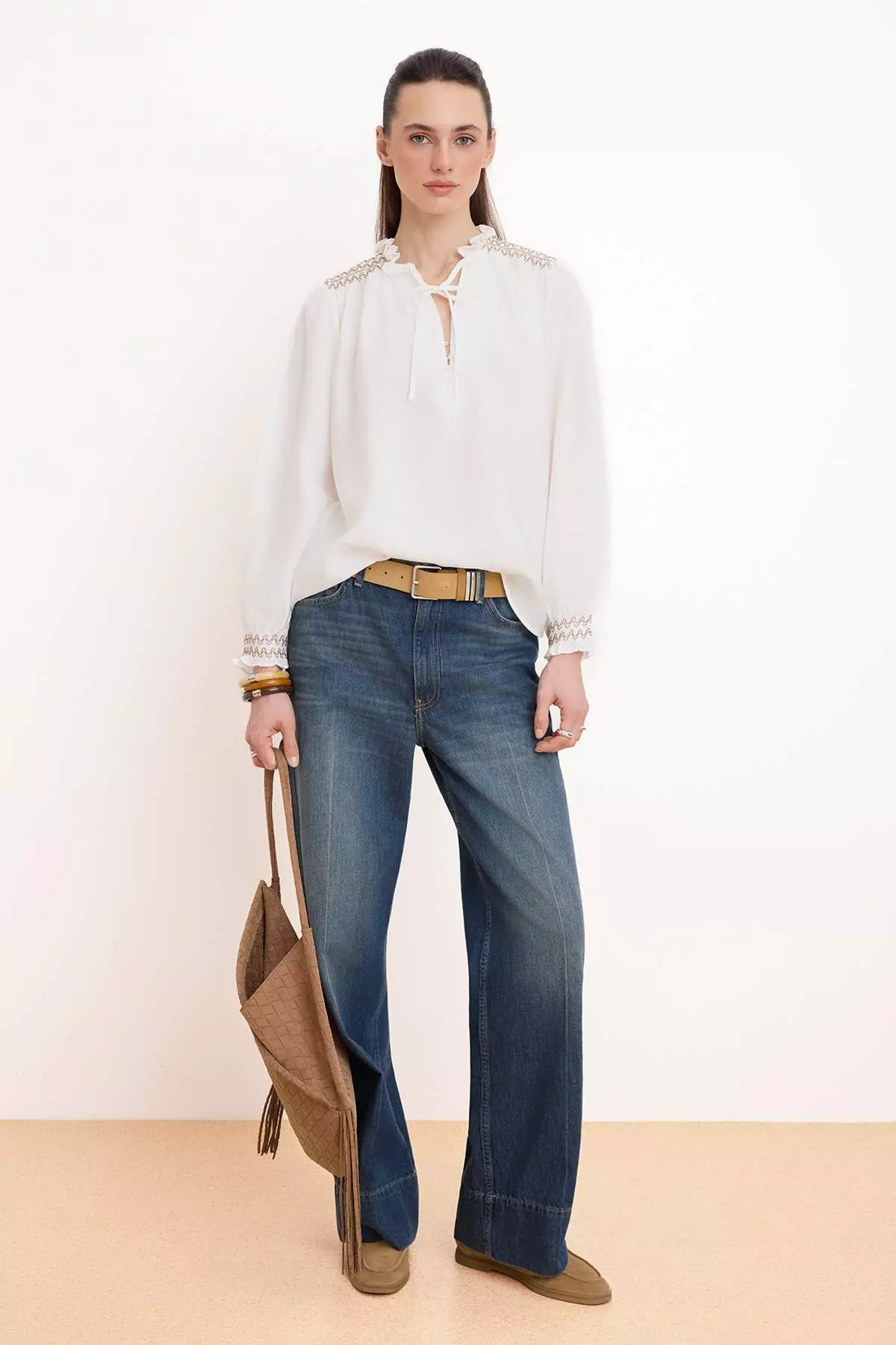 White Textured Gipe Detailed Oversized /Wide Fit Shirt Twoss26Go1