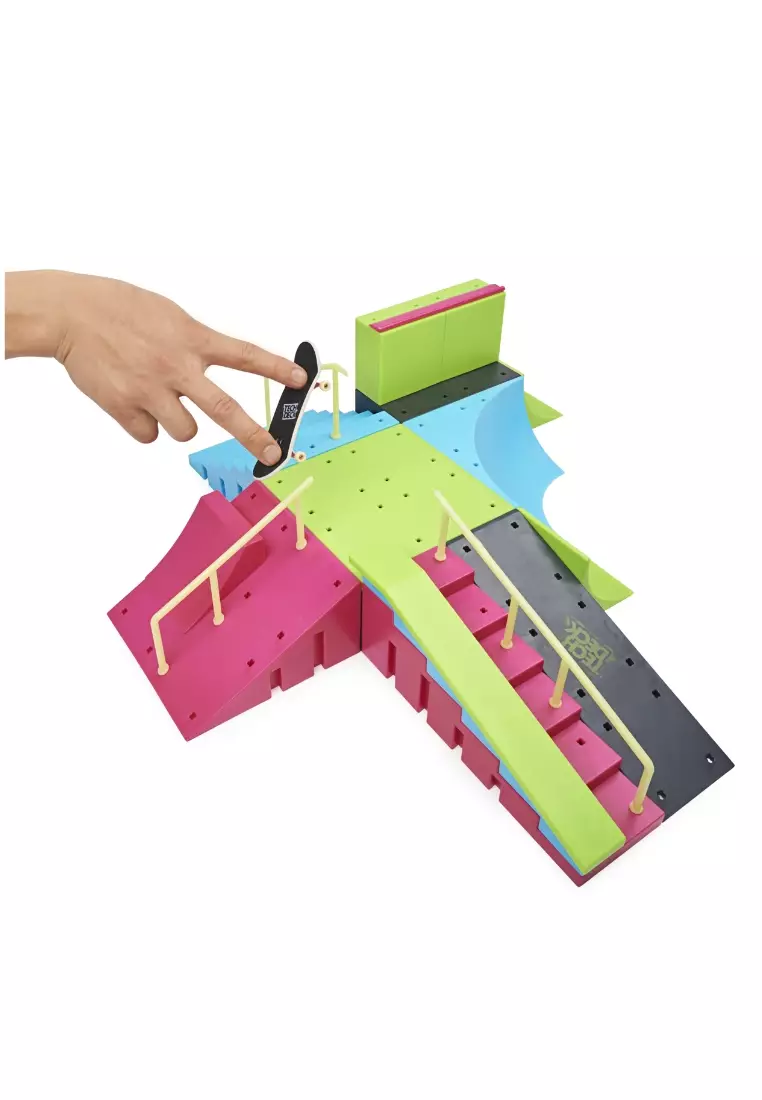 Connect Tech Deck Neon Mega Park Glow-in-Dark Skatepark Set