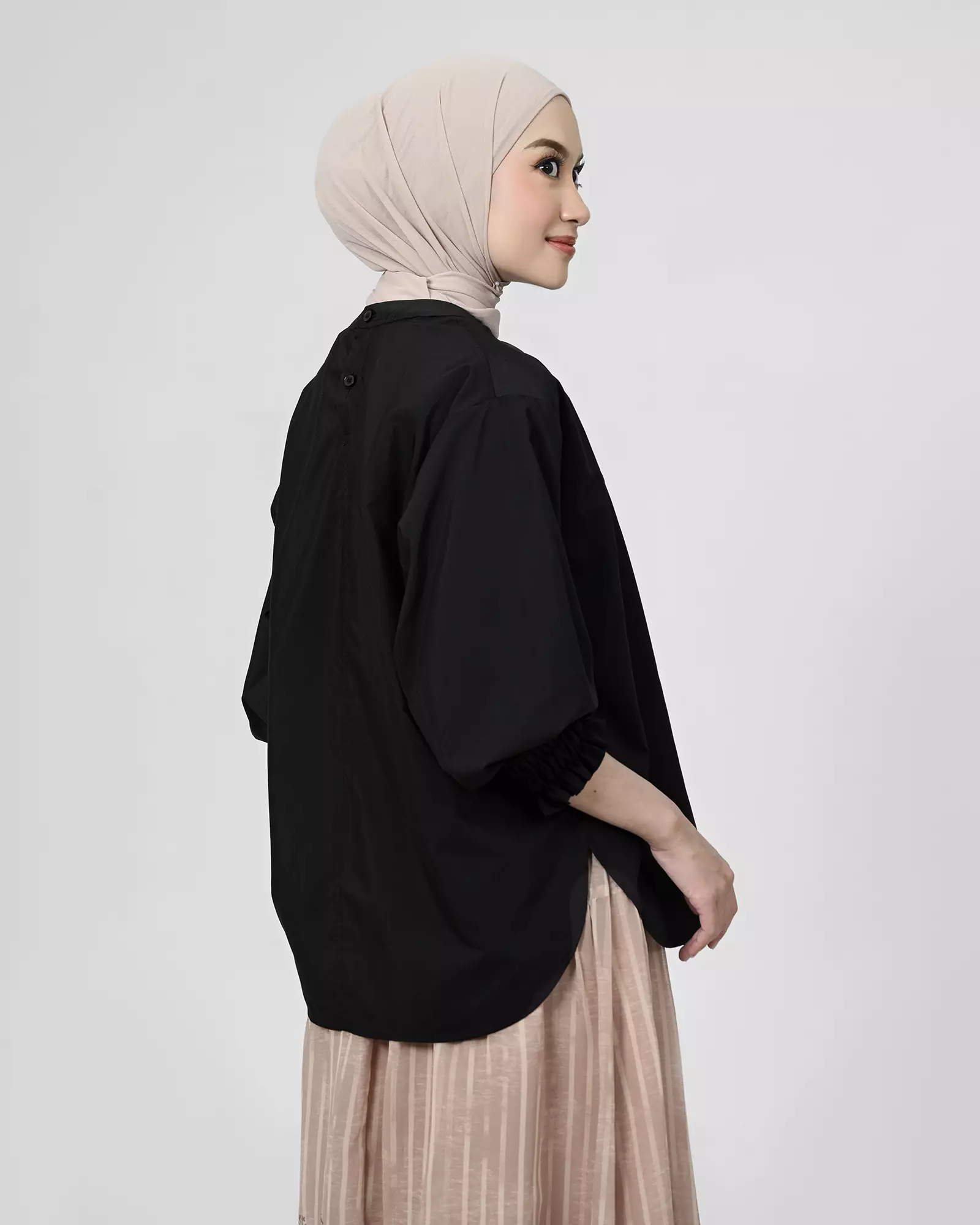Geulis.id ALLECA BLOUSE - BLACK