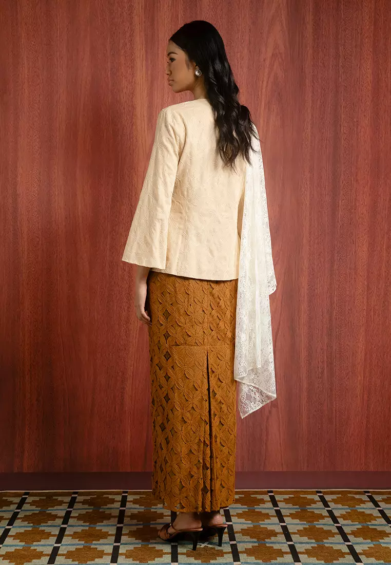 HANI EMBROIDERY KEBAYA SET WITH SHAWL