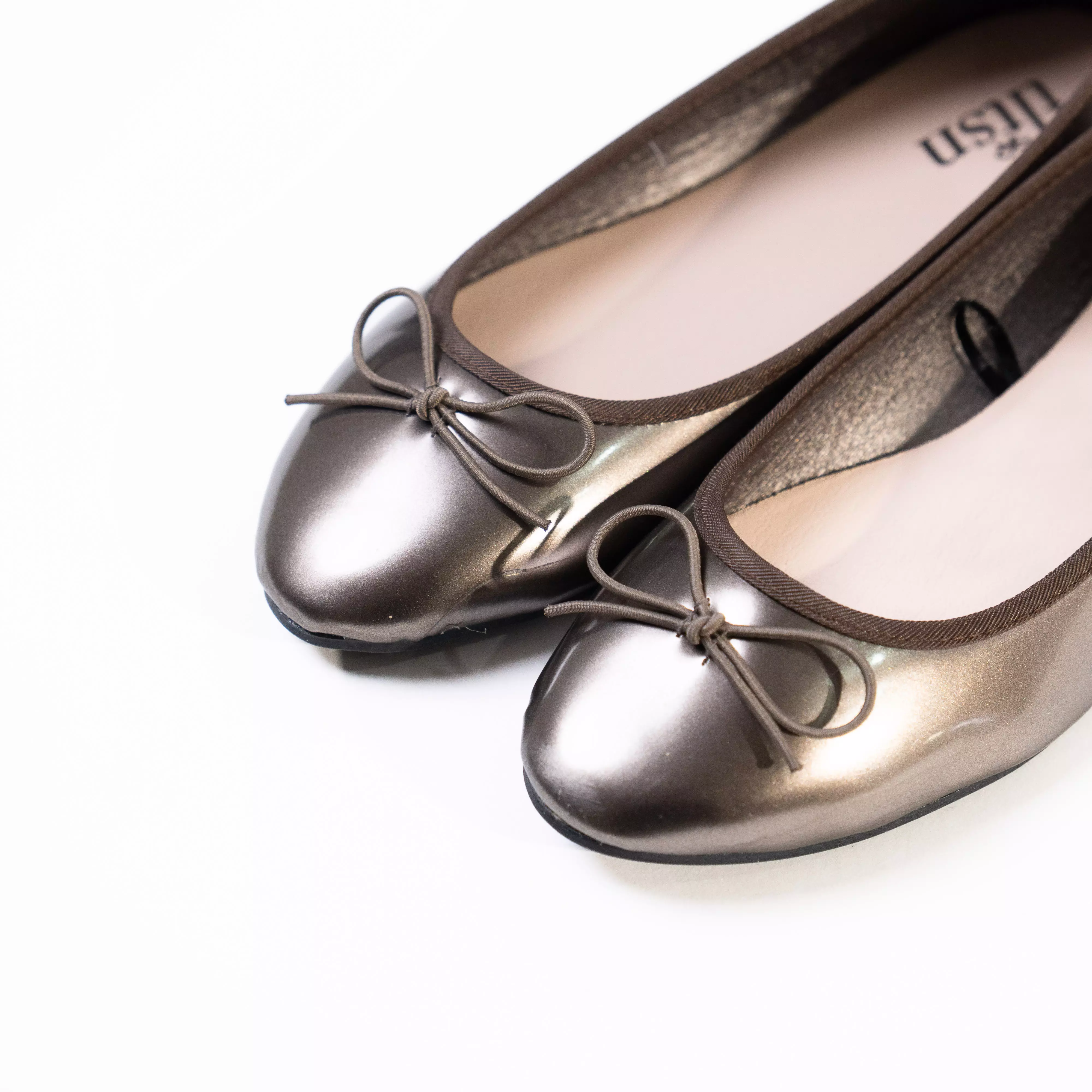 The Little Things She Needs - SADHIRA [Online Exclusive] Flatshoes Sepatu Wanita PEWTER