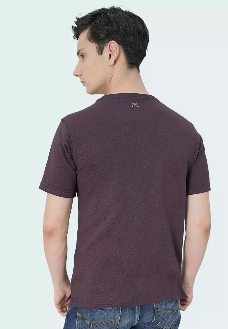LGS - Kaos Pria - Lengan Pendek - Kancing Dada - Motif Polos - Kerah Henley - Katun Premium - Bertekstur Popcorn - Merah Maroon - JPS.321.S3229F.02.C