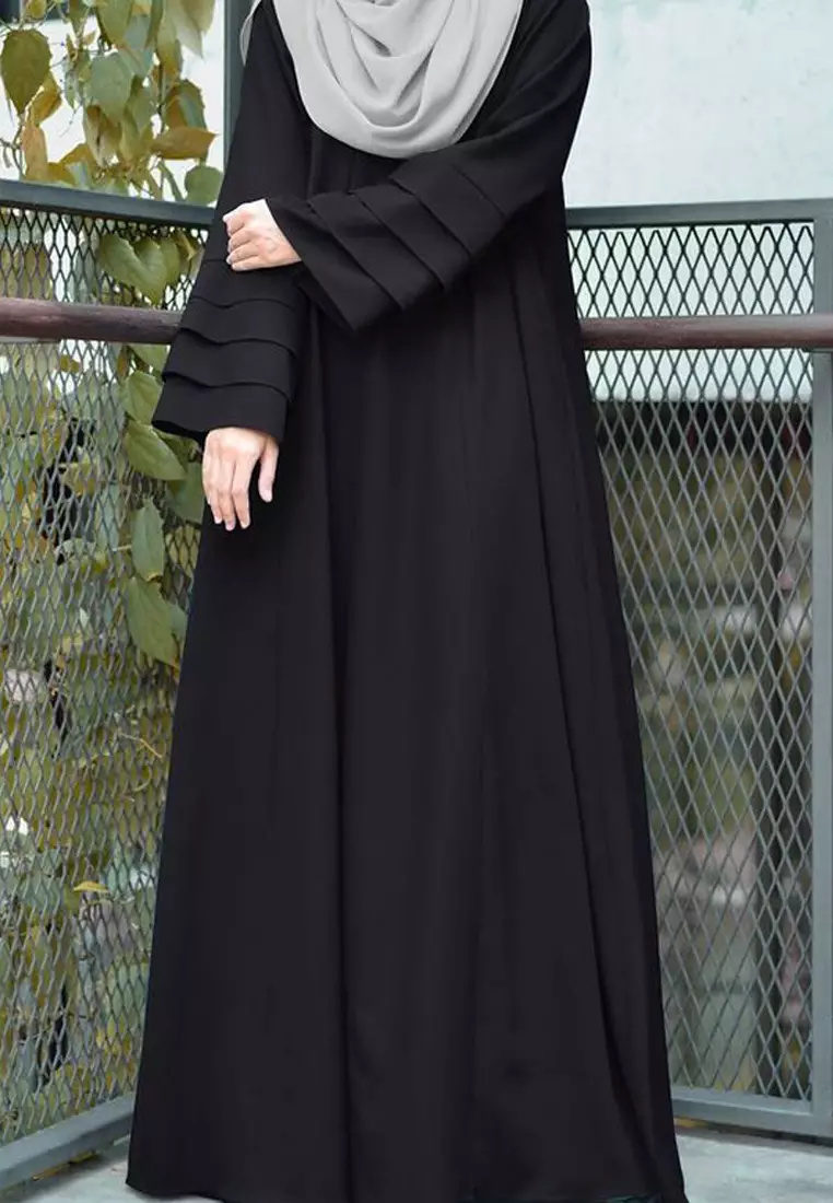 Laura Abaya Layer Sleeves Maxi Dress in Black