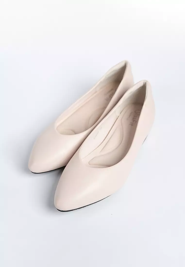 Bethany Pointed Mid Heel