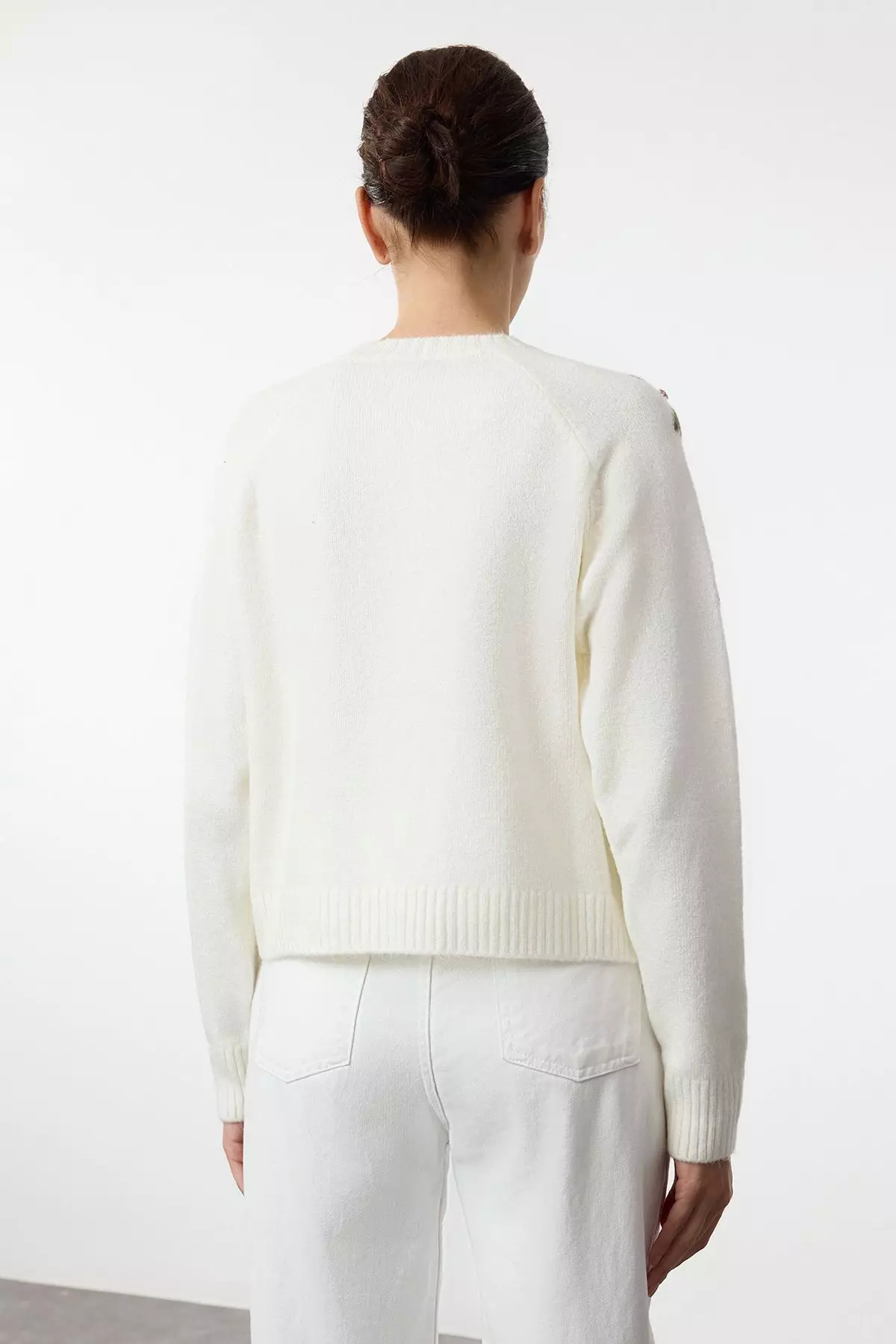 Ecru New Year Themed Soft Texture Button Detailed Stone Embroidered Knitted Cardigan TWOAW25HI00343