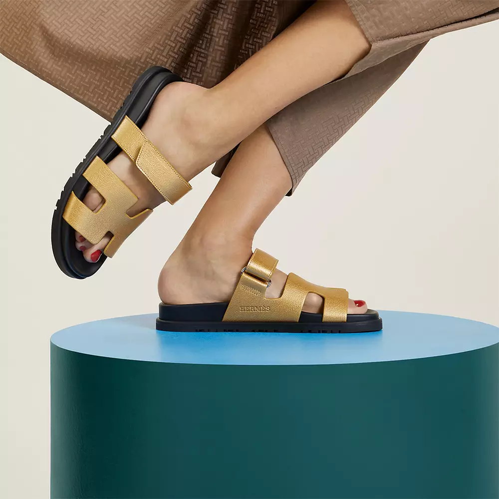 Chypre Grained Metallic Finish Sandals Doré