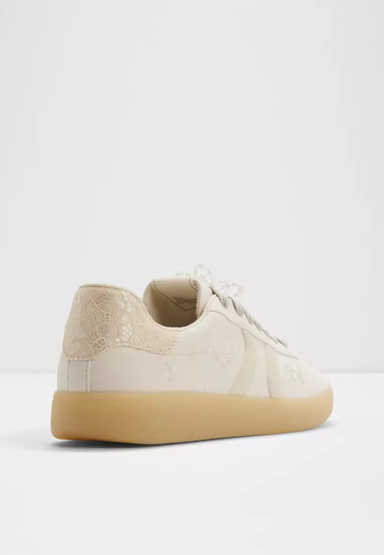 Chicsneaker Low-Top Sneakers