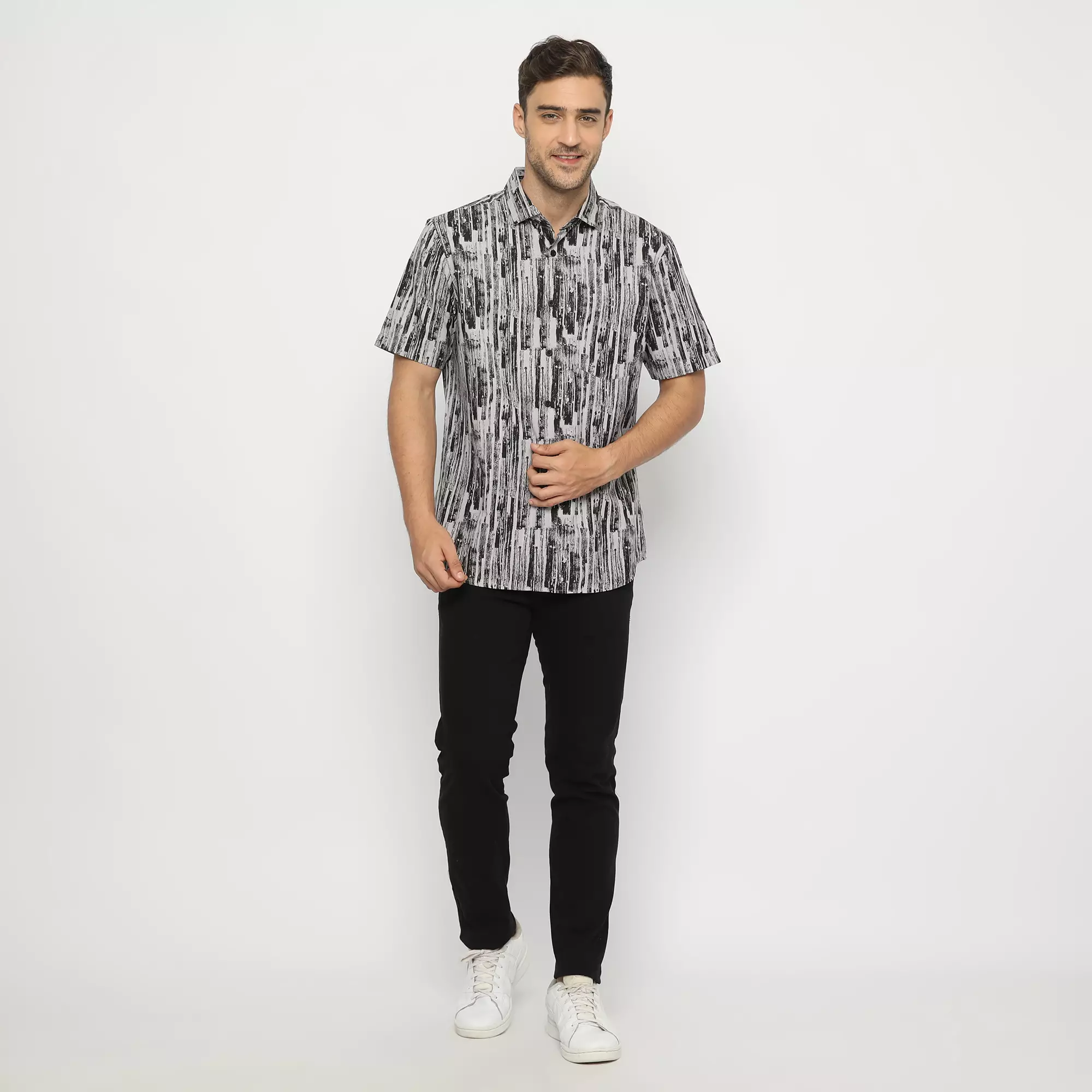 Platini Kemeja Motif Pria Lengan Pendek Katun Slub Hitam 73335