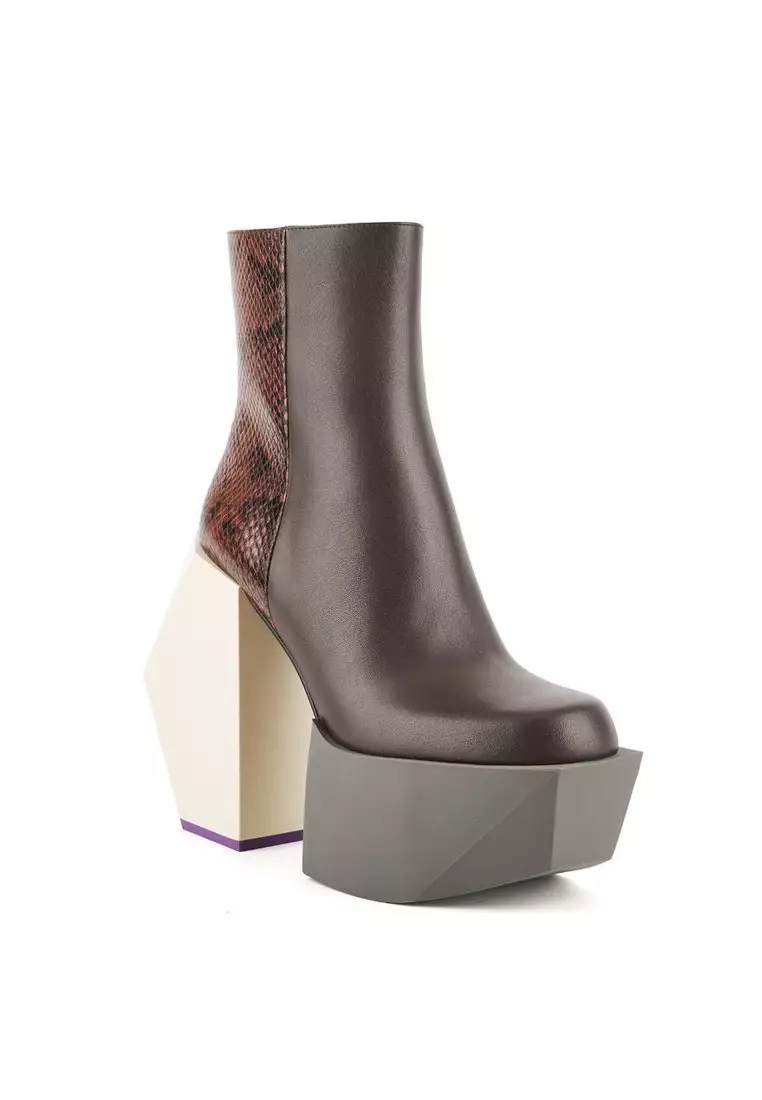 United new arrivals nude boots