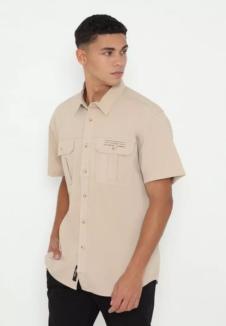 POLICE Kemeja Polos Cotton Kantong Dua Regular Fit Pria