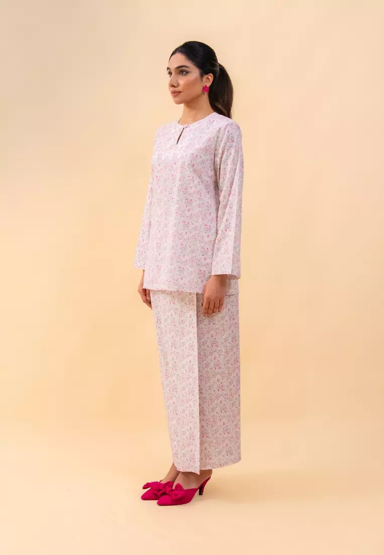 Bayu Somerset Tia Kurung