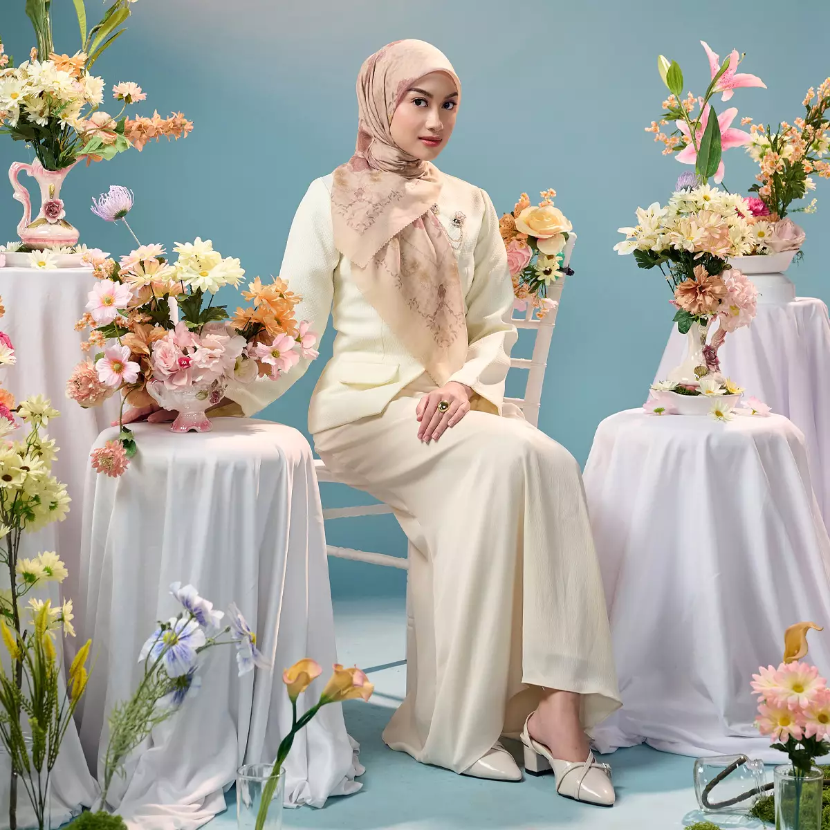 [INCLUDE HARD BOX] ZM Zaskia Mecca - Scarf Bunga Pertiwi Edisi Dewi Sartika Cream | Material Voal Alaska Premium | Hijab Motif Segi Empat
