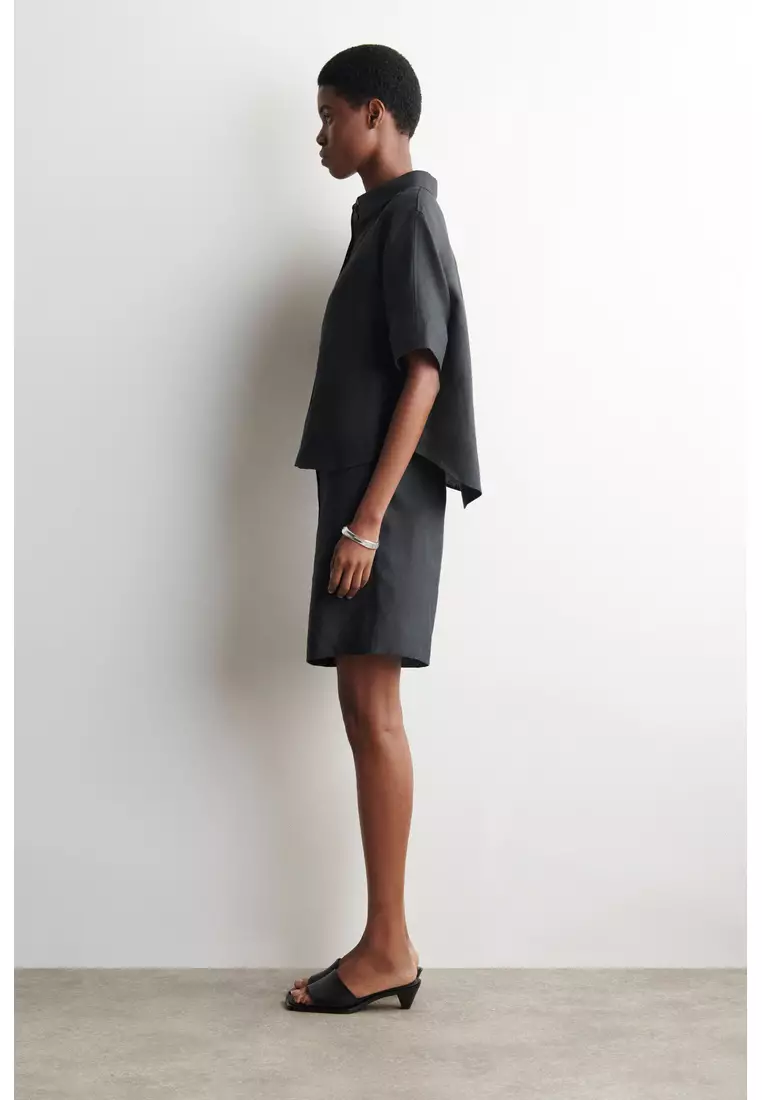 OVERSIZED SHORT-SLEEVED LINEN SHIRT