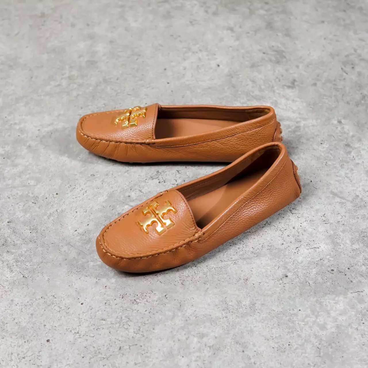 Sepatu TORY BURCH EVERLY DRIVER DOT CAMEL LEATHER LOAFER 100% ORIGINAL
