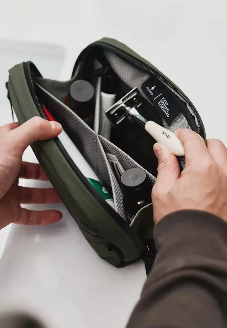 Alpaka Toiletry Bag - Green