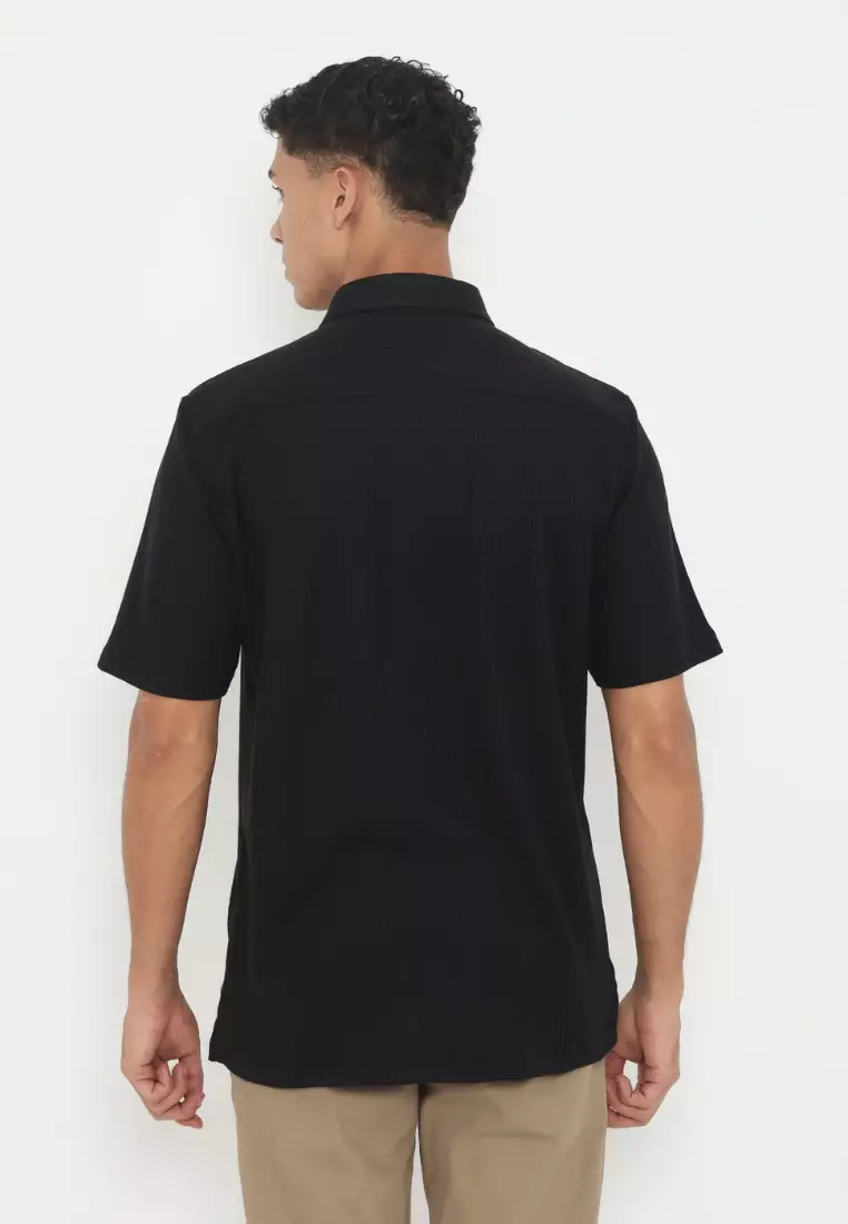 POLICE Kemeja Knit Premium Logo Plat Besi Regular Fit Pria