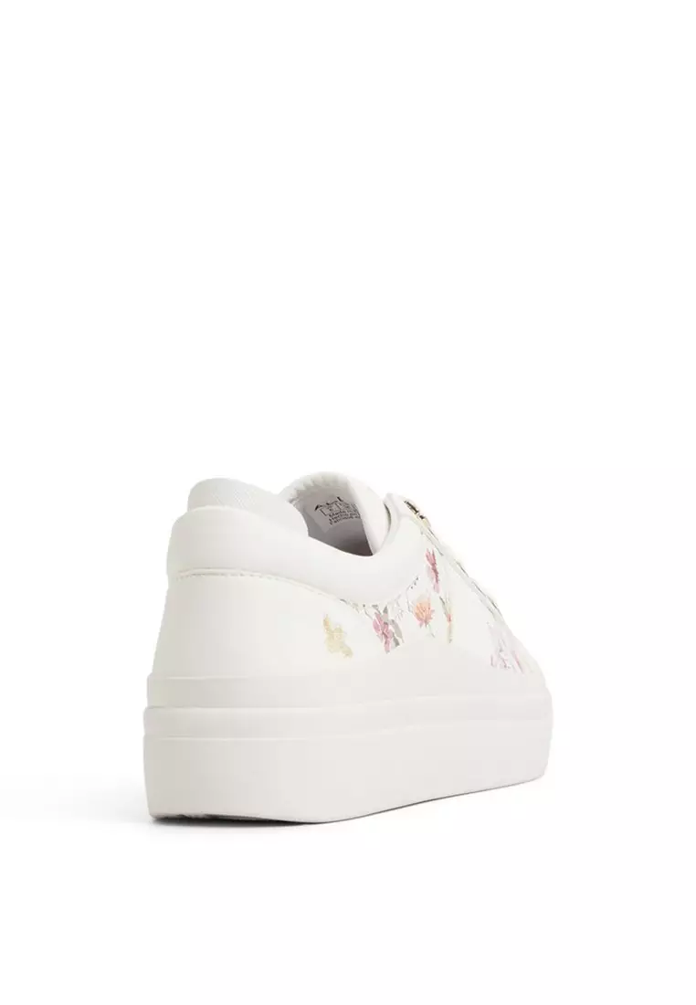 Brynlee Sneakers