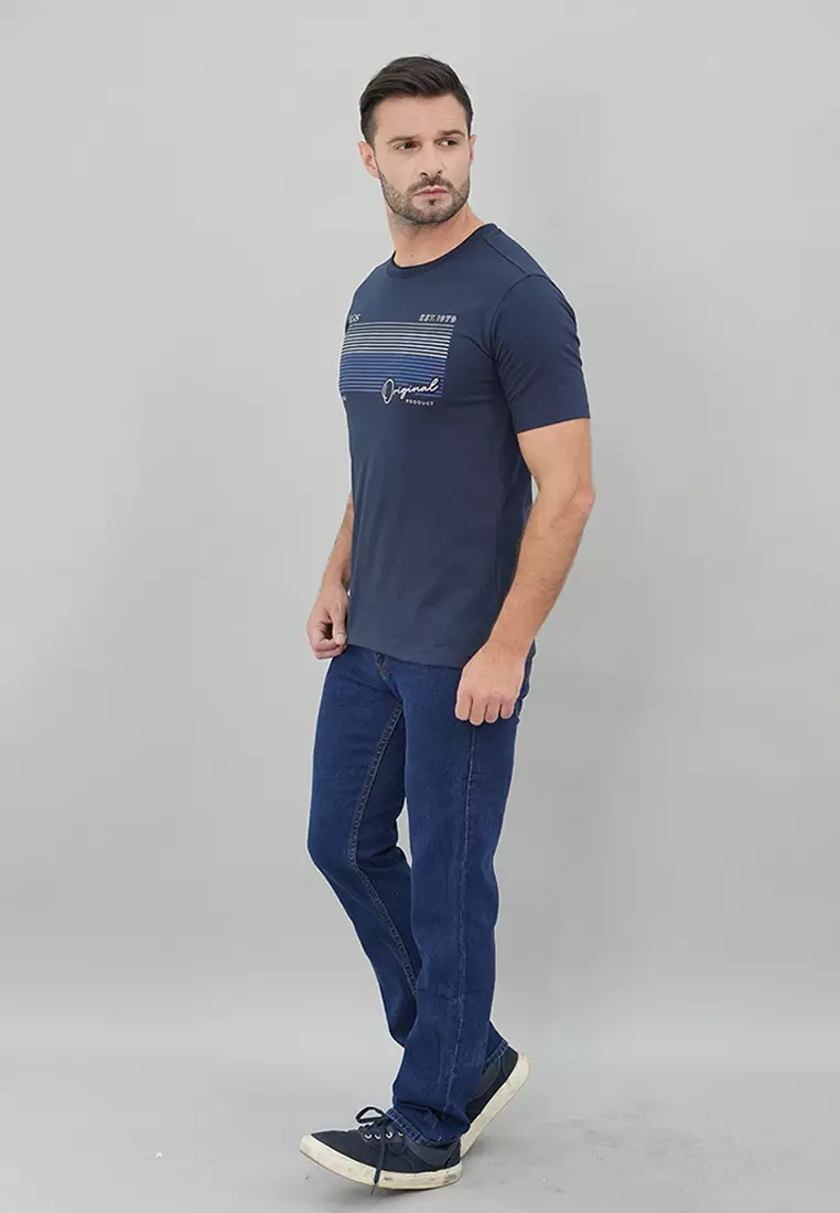 LGS - Kaos Casual Pria Lengan Pendek Warna Navy Gambar Sablon Slim Fit - JTS.322.S3206F.01.C