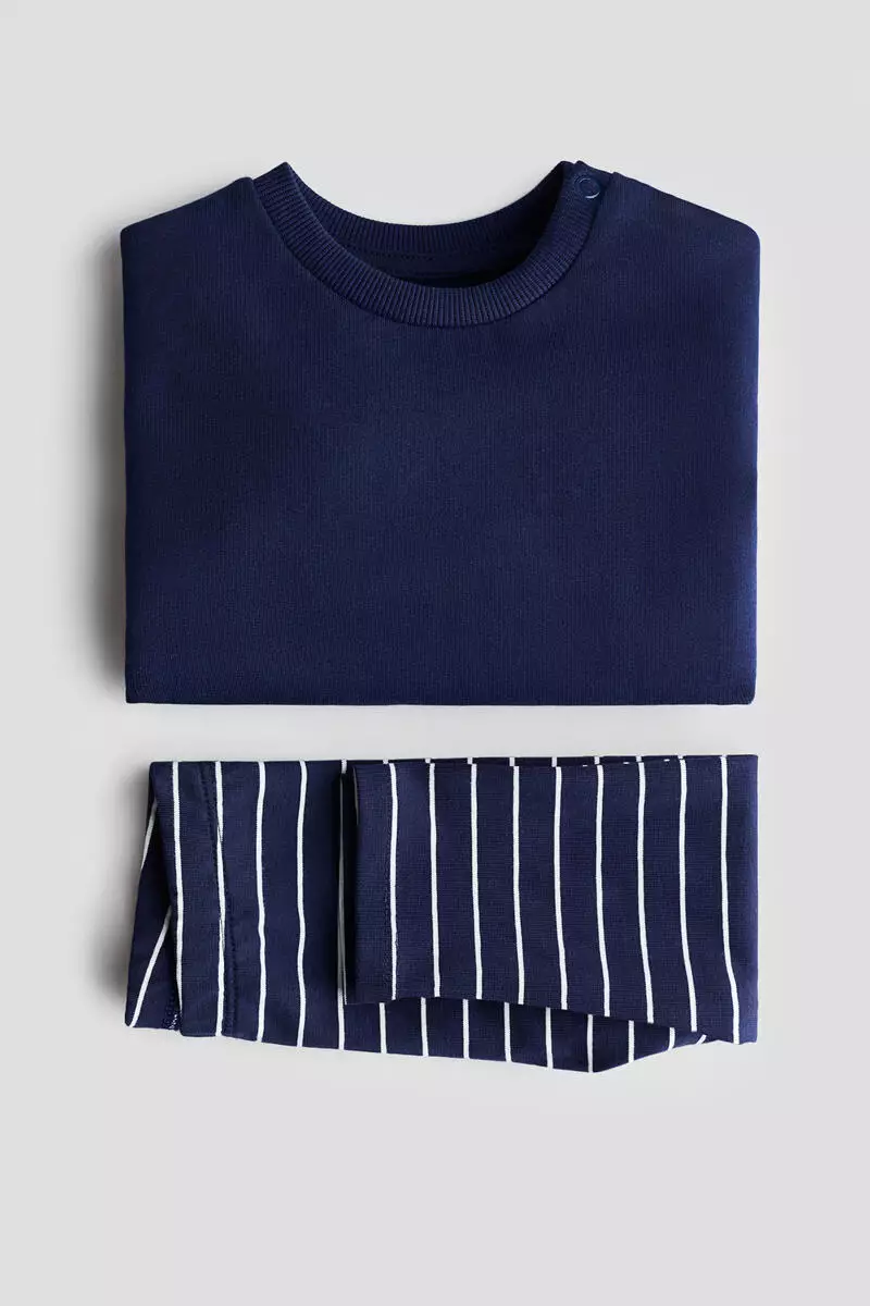 2-piece sweatshirt and leggings set