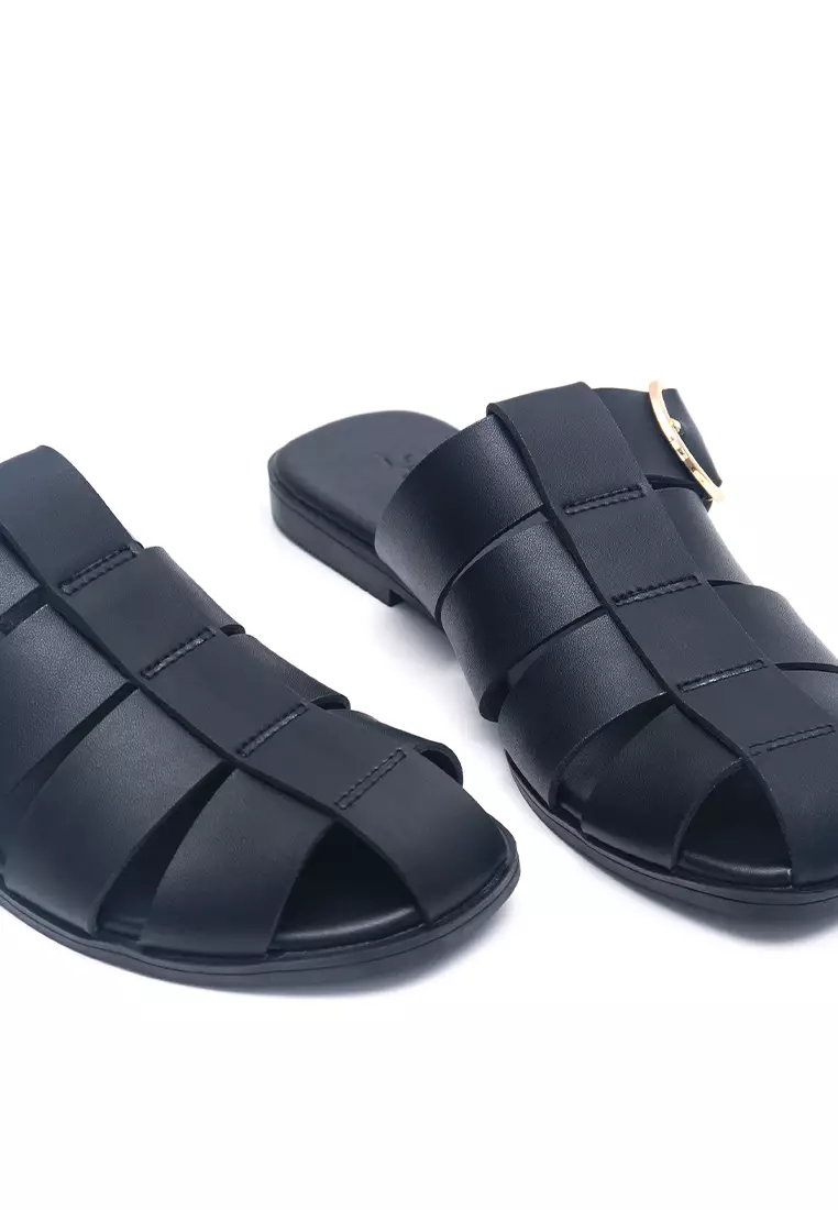 Abigail Flat Sandals in Black