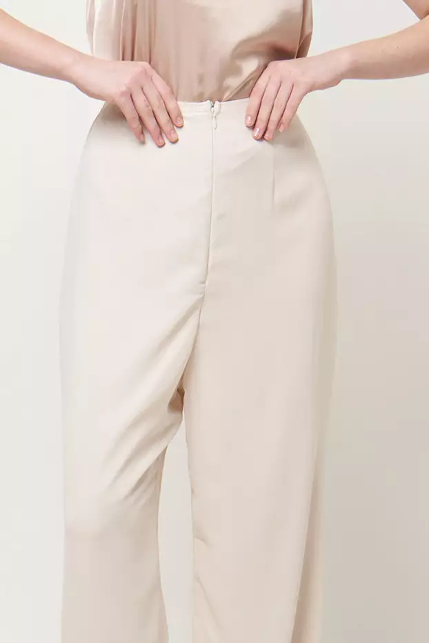 Elara Pants in Ivory