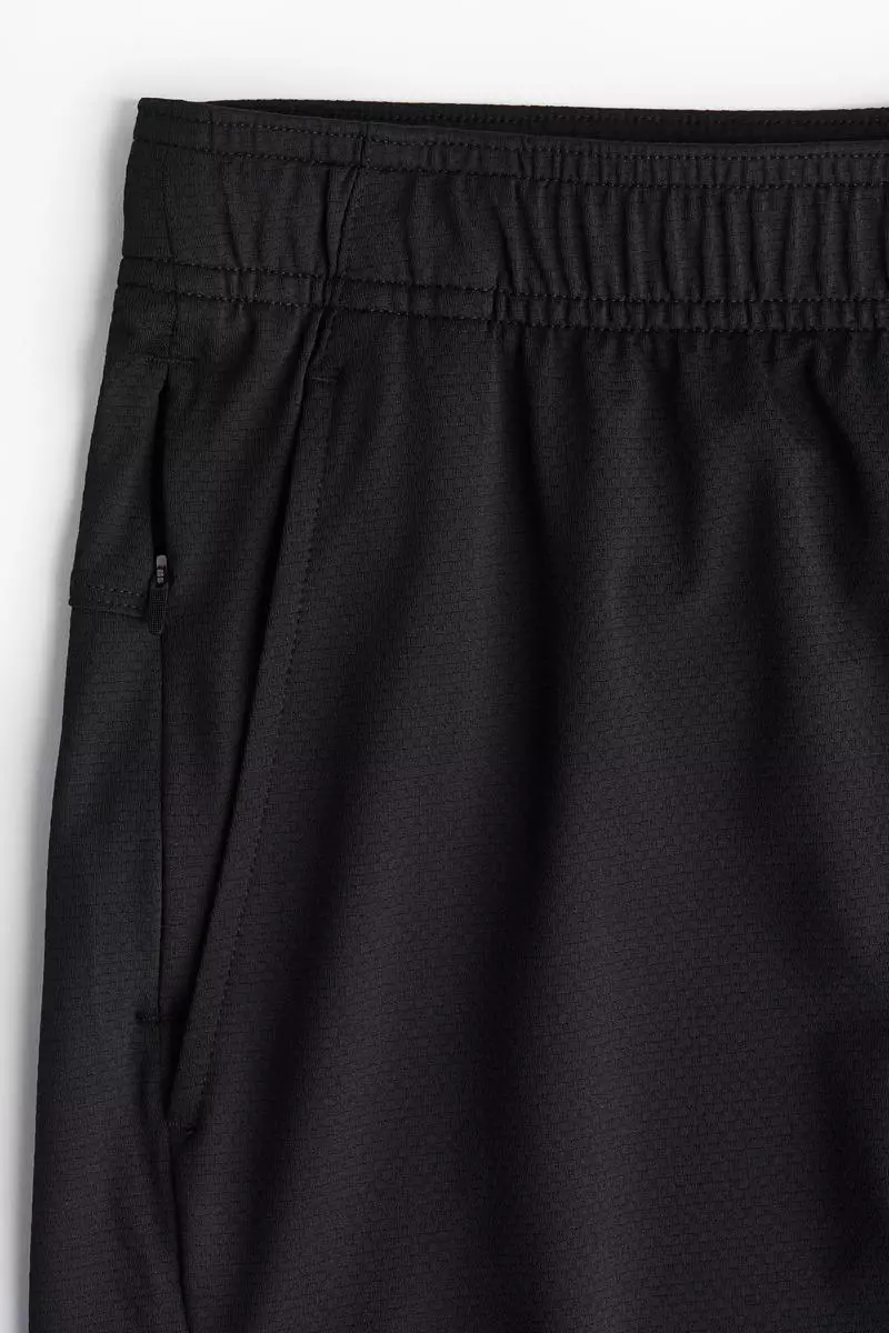 Sports shorts with DryMove™