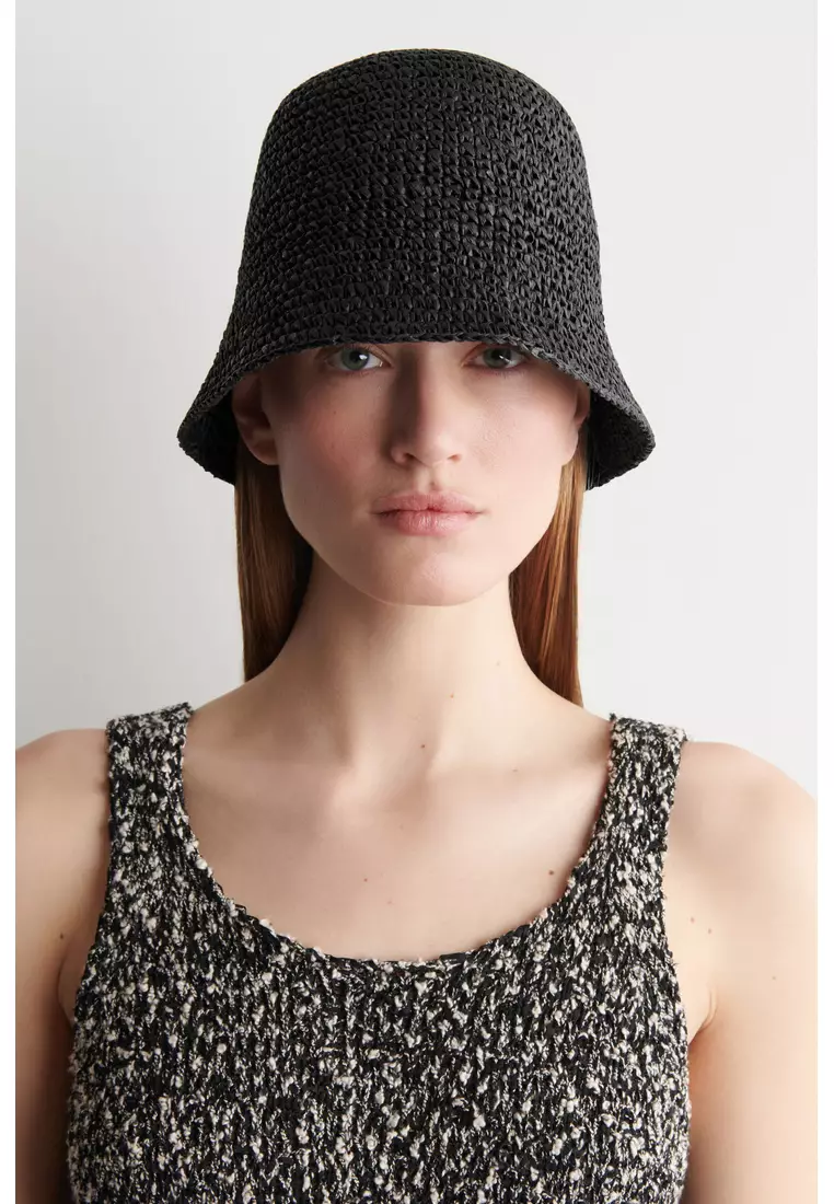 SCULPTED STRAW BUCKET HAT