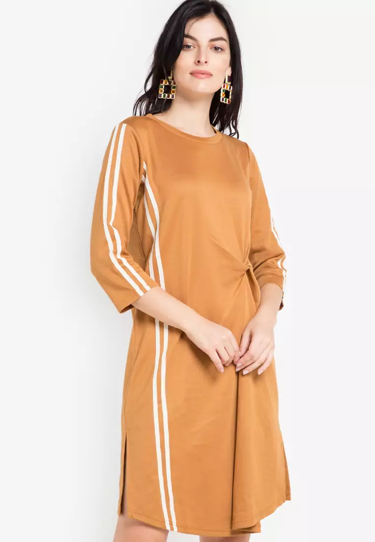 Sporty Dress With Variation Wrinkle