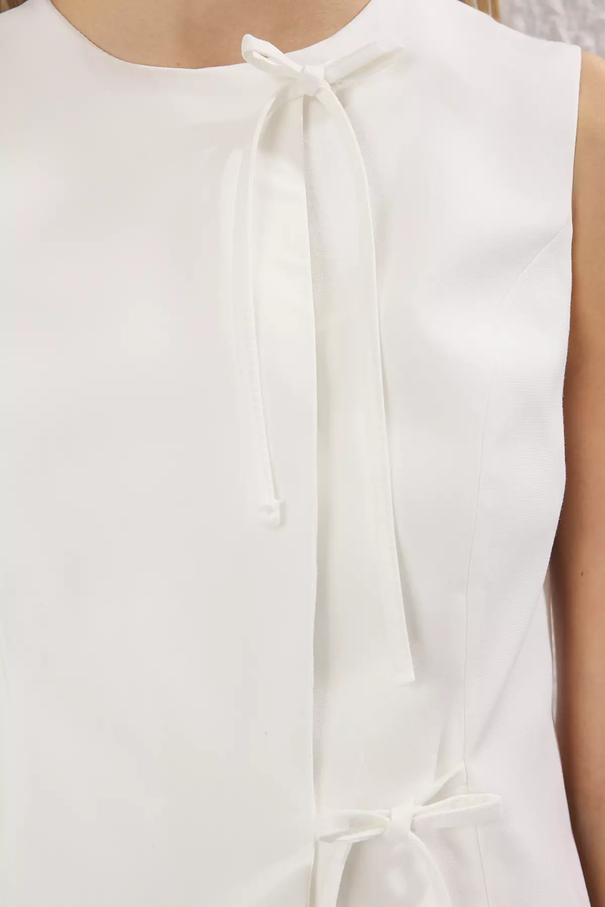 White Slim Slim Slim Fit Vest with Binding Detail Twoss25Ye00023